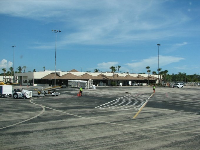 naples-airport