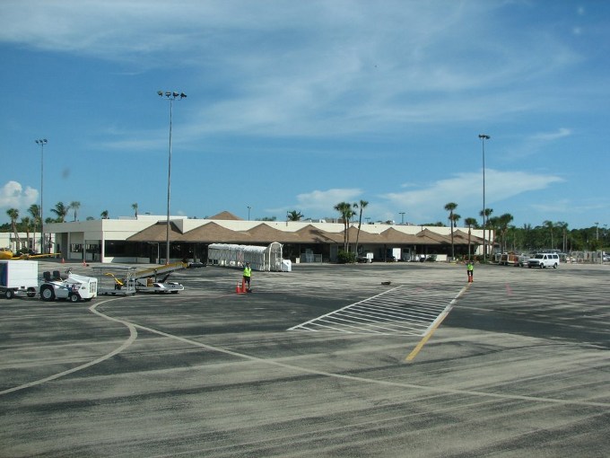 naples-airport